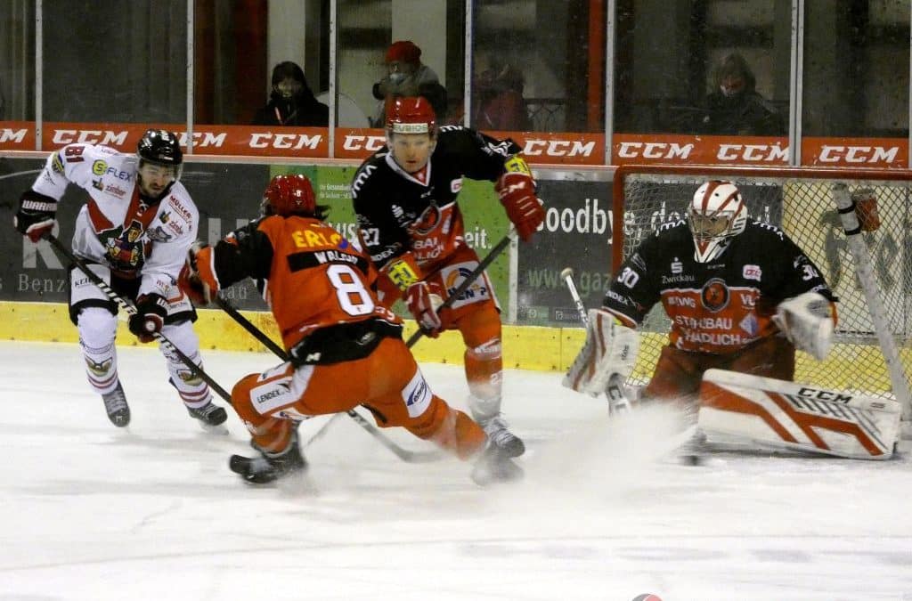 Eispiraten Crimmitschau vs. Wölfe Freiburg 06.12.2020