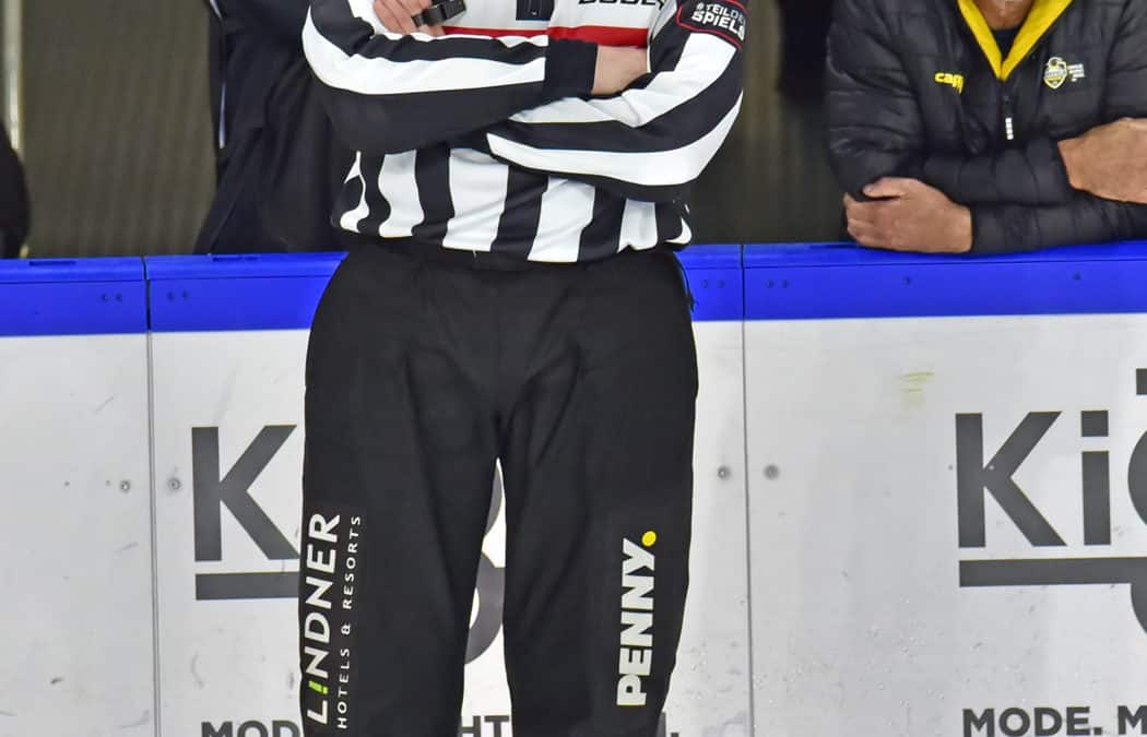 Schiedsrichter Spiel Penny-DEL Krefeld Pinguine vs. Augsburger Panther 29.10.2021