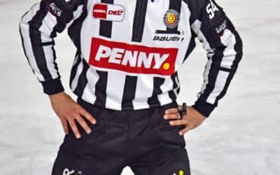 Schiedsrichter beim Spiel der Penny-DEL Krefeld Pinguine – Adler Mannheim 24.10.2021