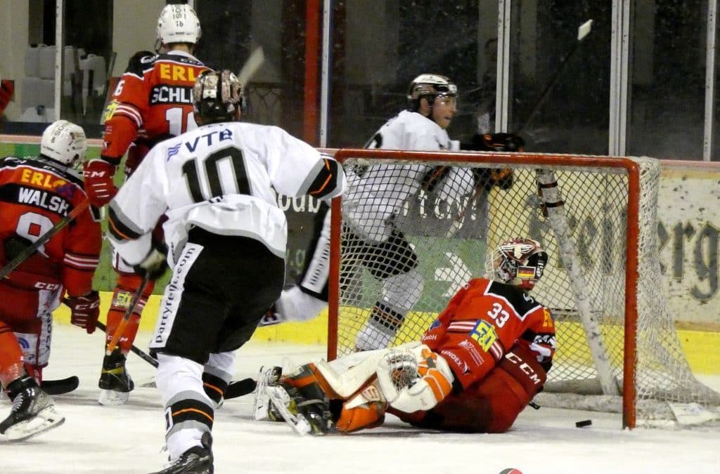 Eispiraten Crimmitschau vs. Löwen Frankfurt am 31.10.2021