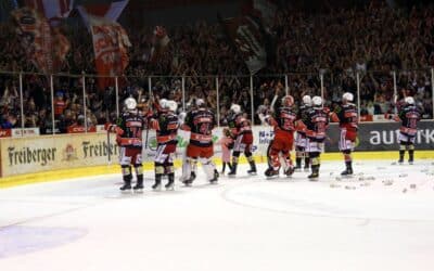 6.Spiel PO 1/2 Finale Eispiraten Crimmitschau vs. Eisbären Regensburg am 07.04.24