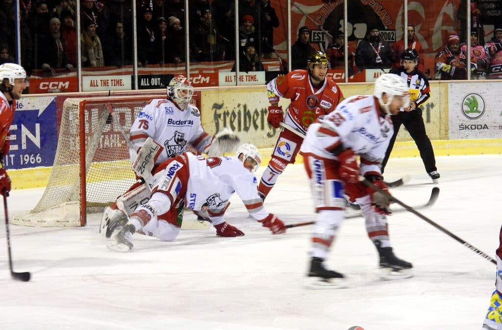 Eispiraten Crimmitschau vs. Eisbären Regensburg am 10.01.25