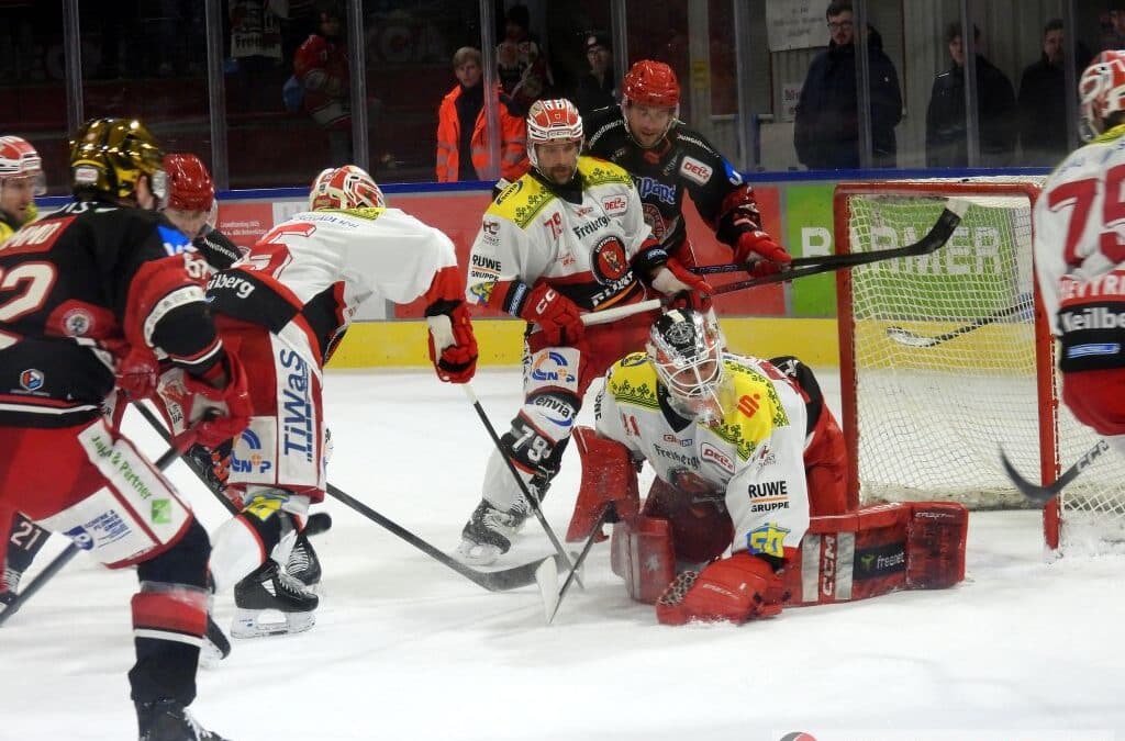 Eispiraten Crimmitschau vs. EV Landshut am 05.12.25